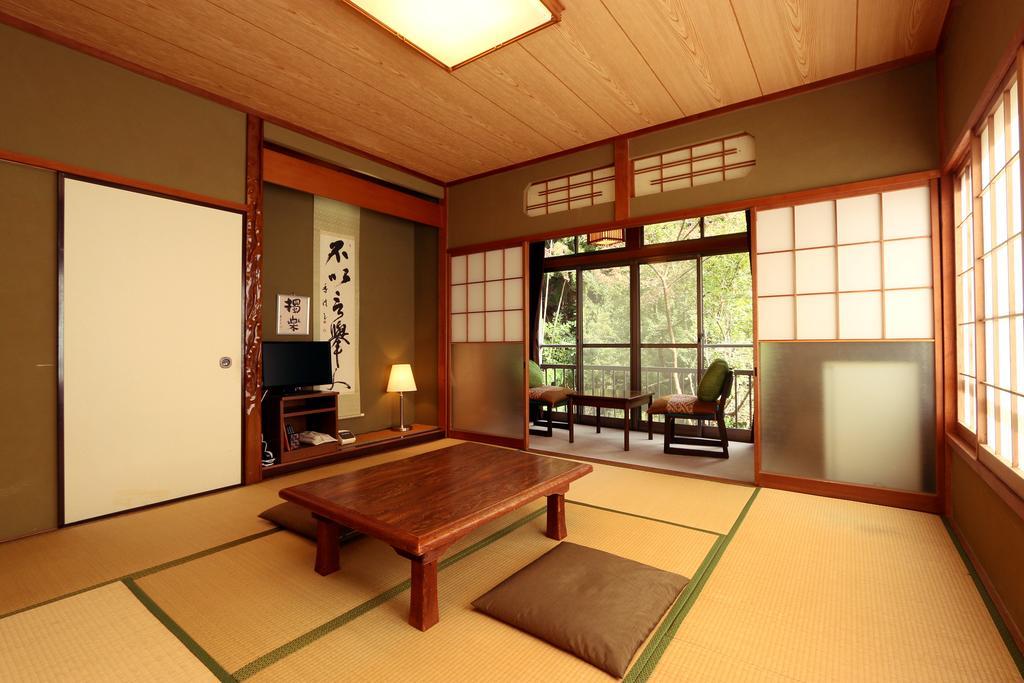 Ichiyo Hotel Yugawara Buitenkant foto